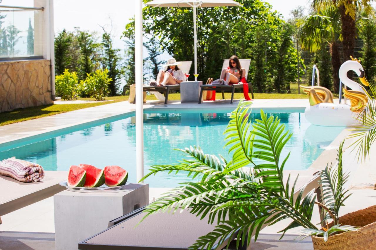 Grande Terra Villas With Swimming Pool Szpartílasz Kültér fotó