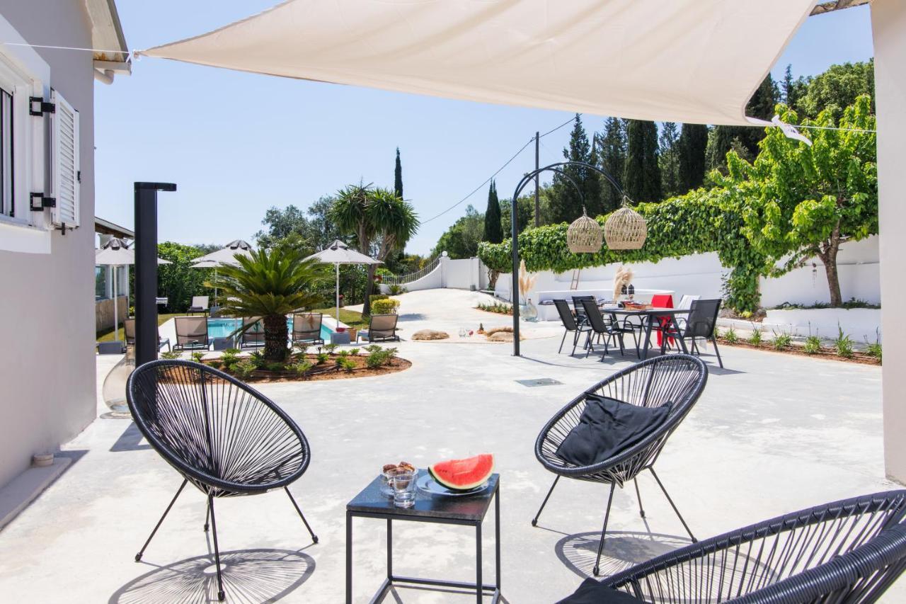 Grande Terra Villas With Swimming Pool Szpartílasz Kültér fotó